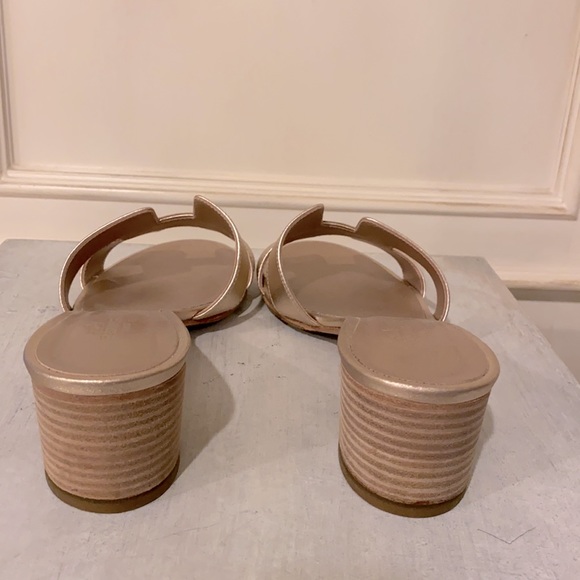 COPY - Hermes Metallic Napa Oasis Sandals Rose Dore - Picture 4 of 16